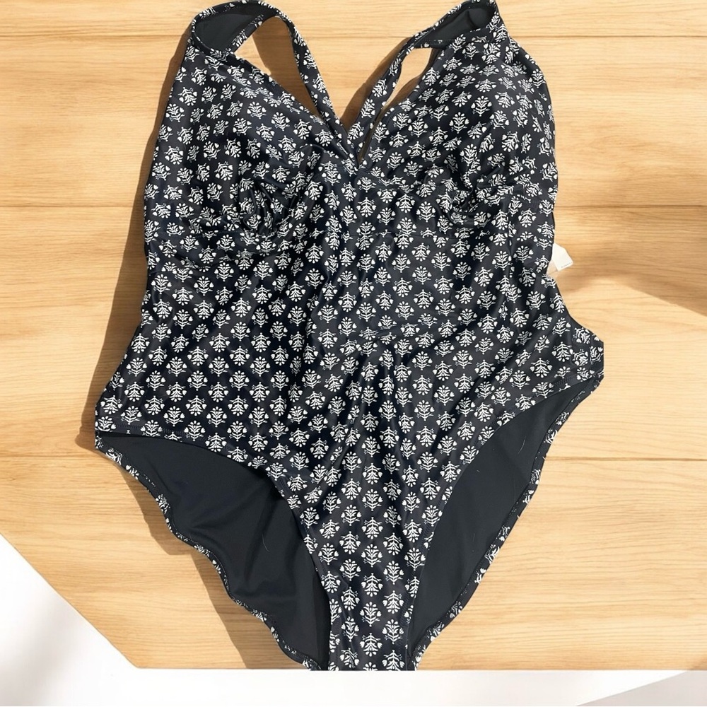 Old Navy Navy Blue and White Floral Swimsuit, new with tags